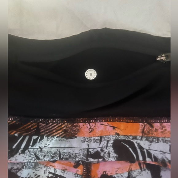 Lululemon - Picture 4 of 4